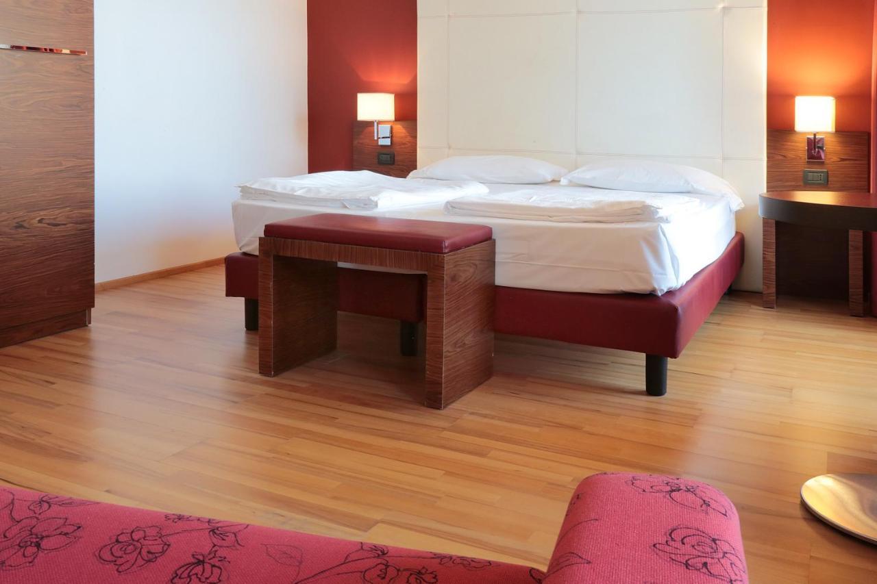 Hotel Lido Torri Del Benaco Buitenkant foto