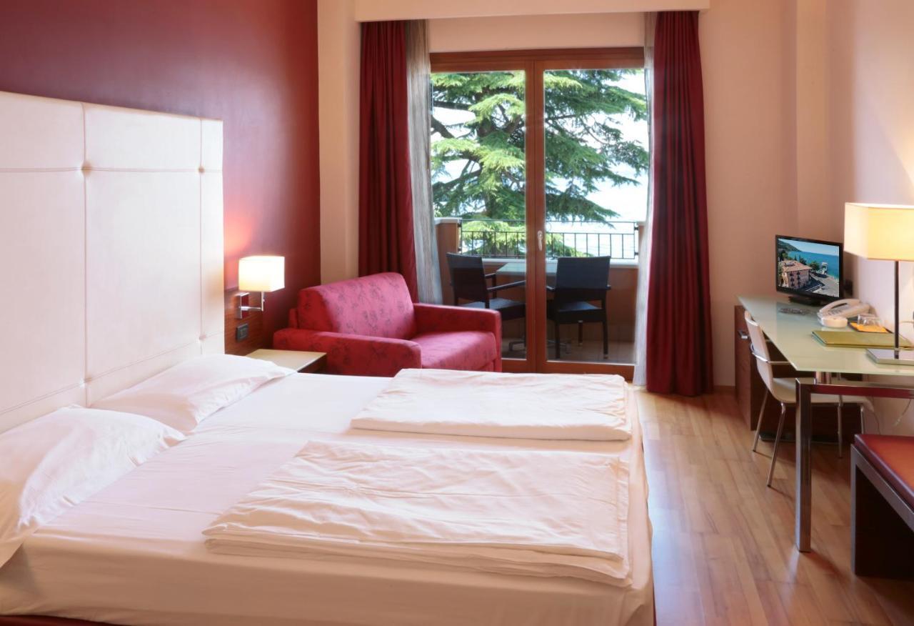 Hotel Lido Torri Del Benaco Buitenkant foto