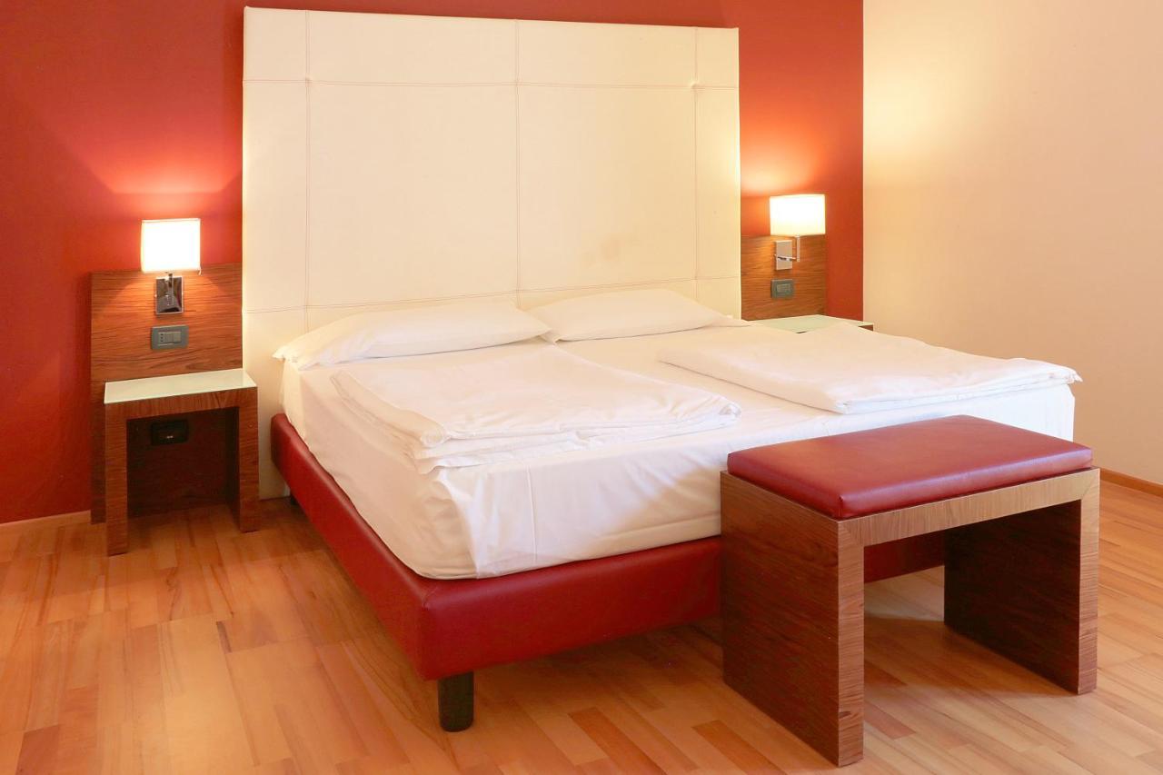 Hotel Lido Torri Del Benaco Buitenkant foto