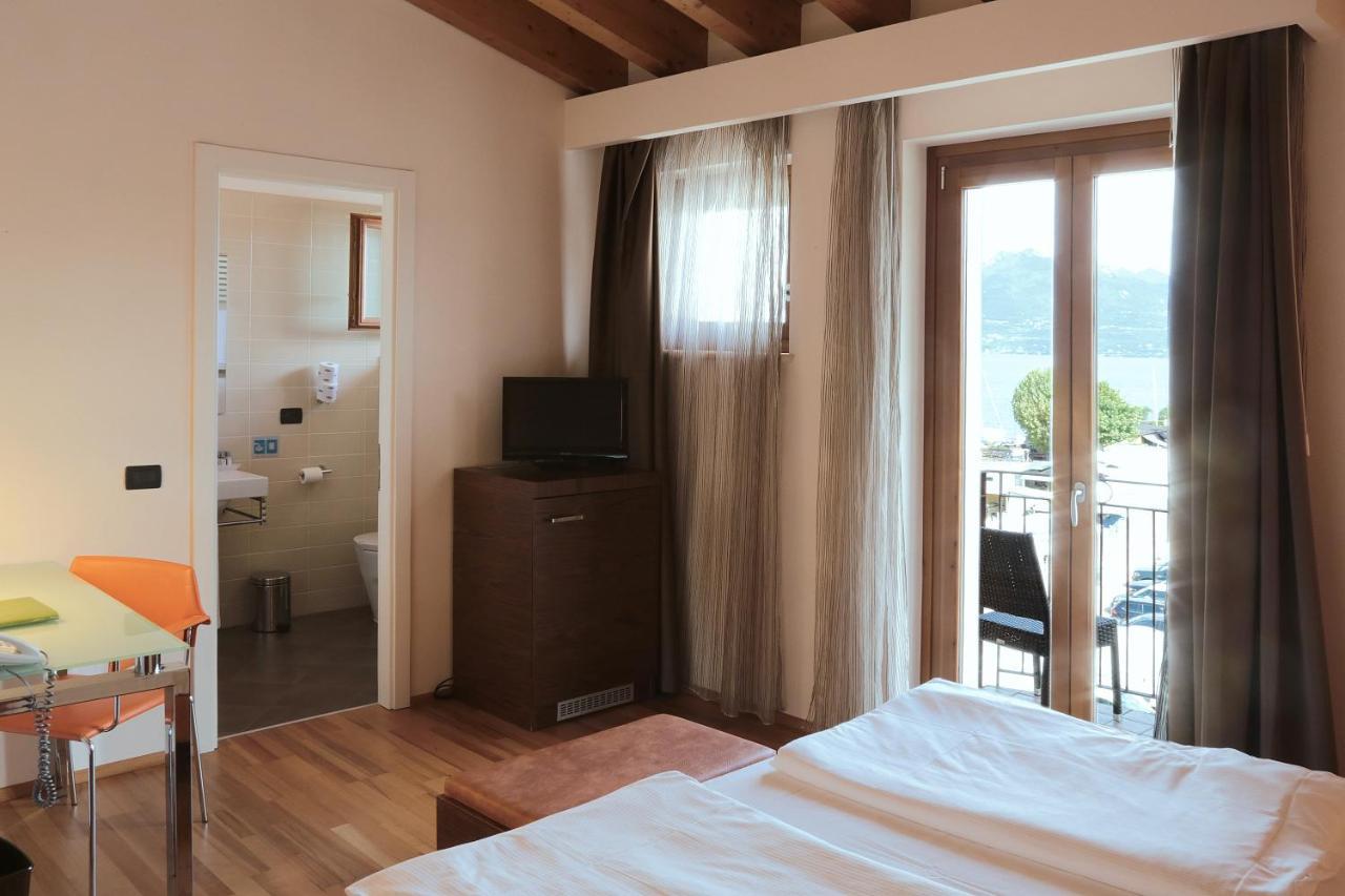 Hotel Lido Torri Del Benaco Buitenkant foto