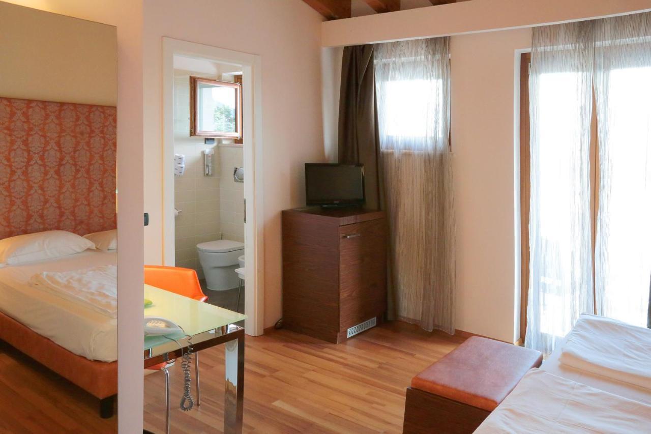Hotel Lido Torri Del Benaco Buitenkant foto