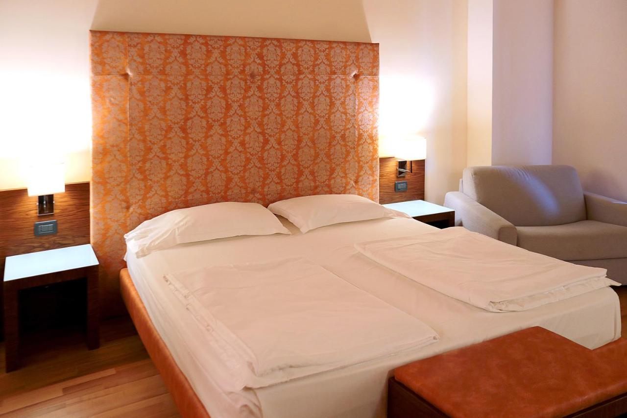 Hotel Lido Torri Del Benaco Buitenkant foto