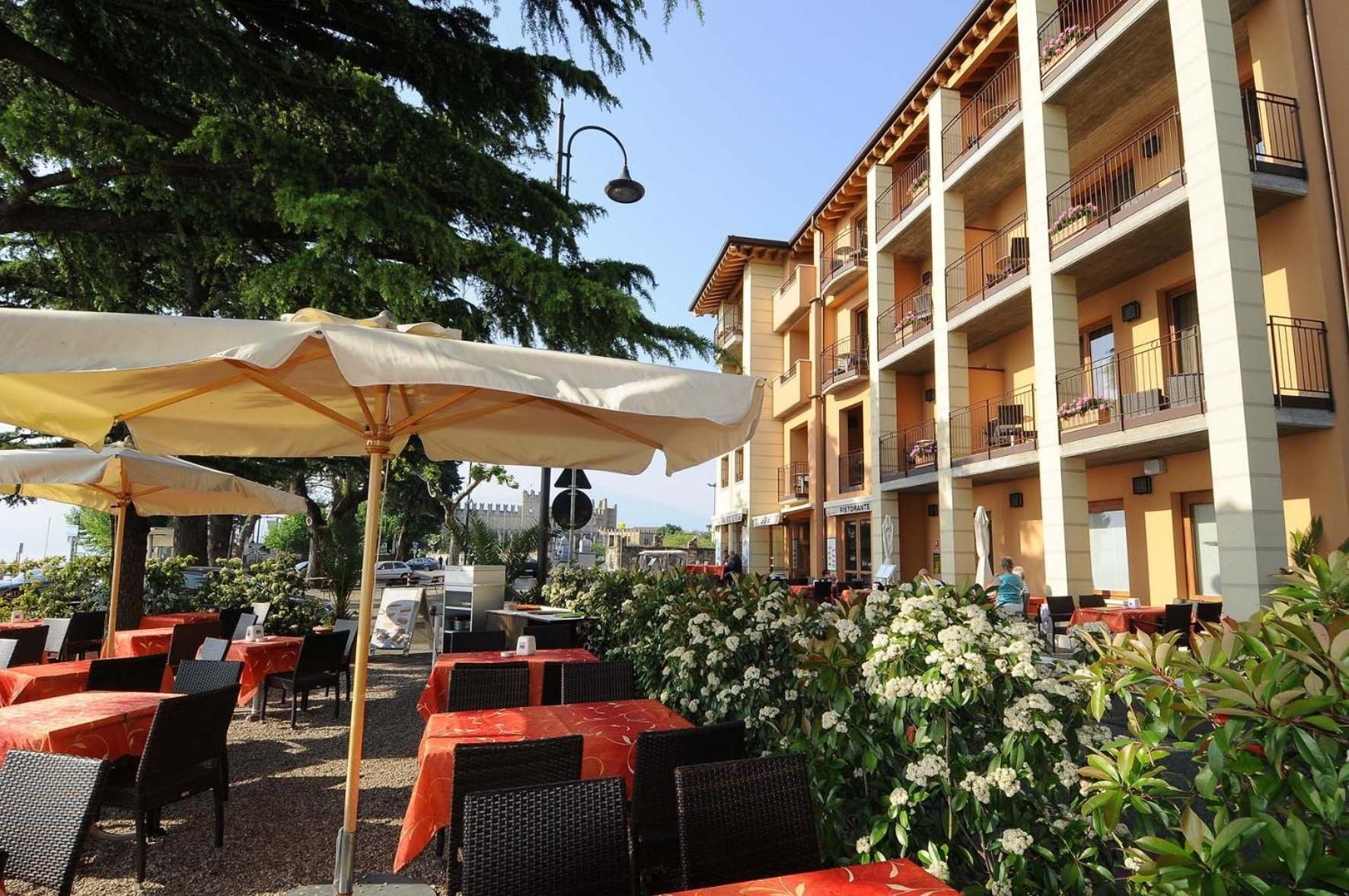 Hotel Lido Torri Del Benaco Buitenkant foto