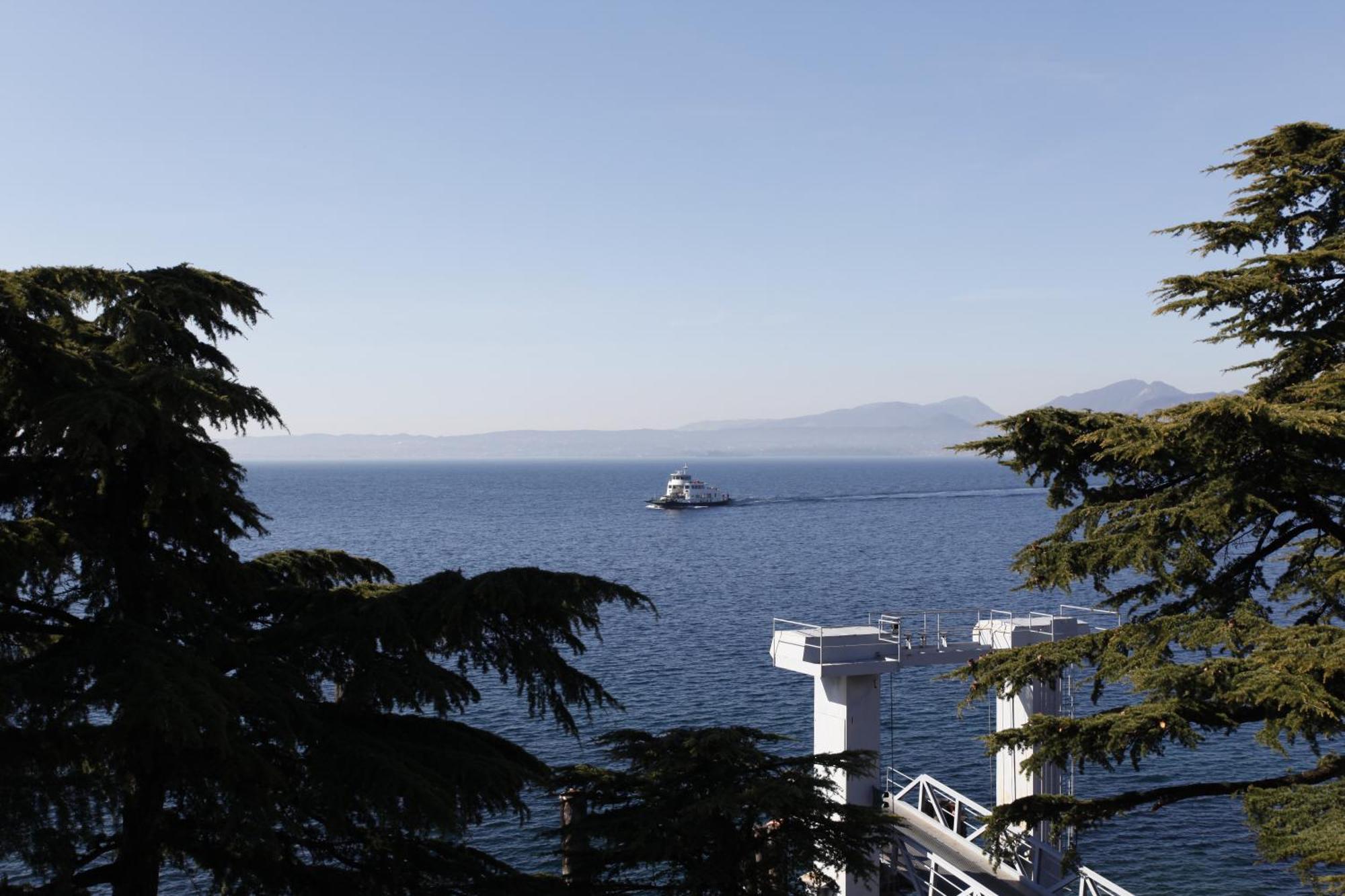Hotel Lido Torri Del Benaco Buitenkant foto