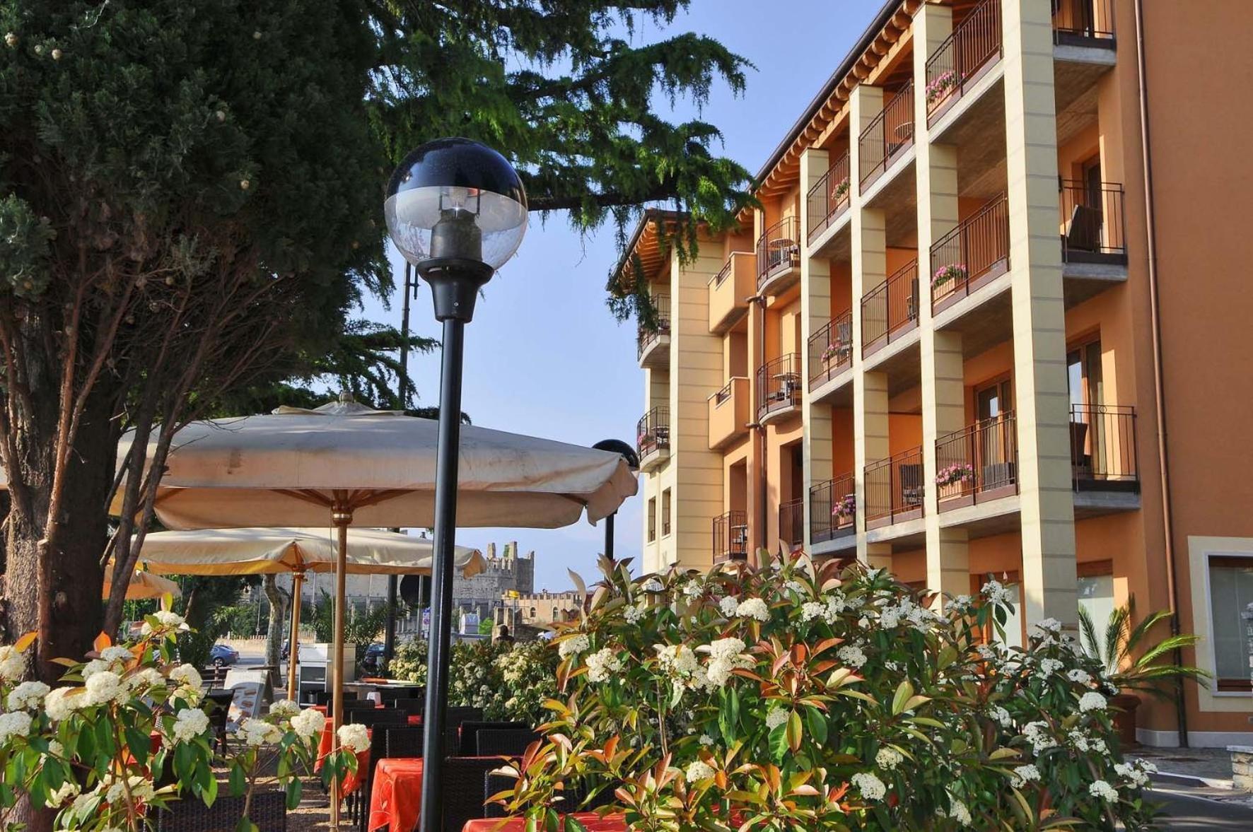 Hotel Lido Torri Del Benaco Buitenkant foto