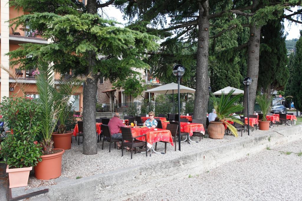 Hotel Lido Torri Del Benaco Buitenkant foto